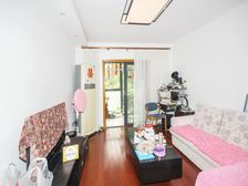 一楼带花园,小区花园位置,无航道影响,房东诚心出售