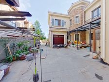 御汤山 精装独栋,北入户,朝南客厅,有电梯,位置好视野好