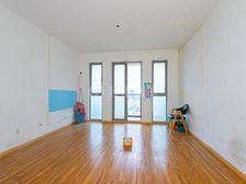 兼具功能性与独特景观的三房两厅两卫,适合刚需改善,诚意惠出