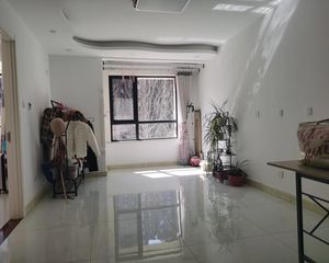 正南北京城建上河湾2室1厅精装修