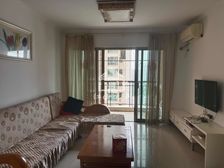 西大商圈,业主诚心出售,户型方正采光通风好