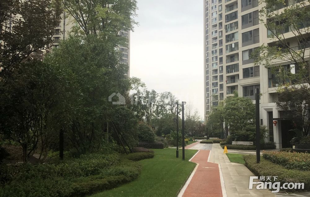 96平朗基香醍湾朝向东南3室精装看房方便有钥匙