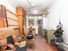 朝南一室户 另送个天井,采光视野开阔,诚售