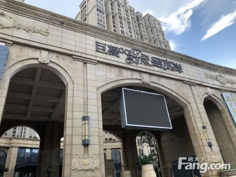 市中心巨凝金水岸双拼精装别墅地上3层地下3层12个车位