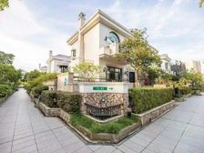 已装好电梯的双拼。看房有钥匙。花园位置。业主换大平层,诚心卖