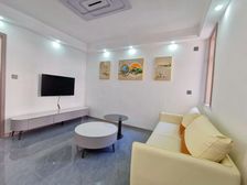 精装修装修獨幢别墅!小区中芯位置!房东移民诚售!看房有钥匙