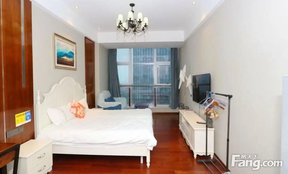 滨江奥体金铂湾,江景房,租金高,近交通方便,价可谈