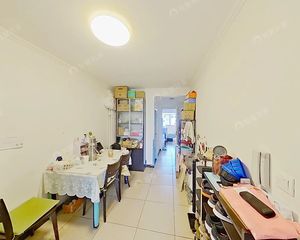 惠新西街,小关北里,大两居,大客厅,近地铁出行方便,诚心出售
