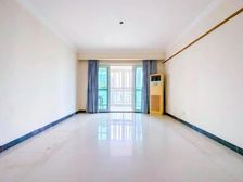 送车位 126.8平3居 南北向精装修 拎包入住