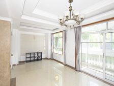 叠加别墅,送大露台。价可大刀,低密度墅区,位置好开窗即景观