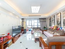 单价低!绿都万和城七区 4室2厅 精装修保养好 中上层采光好