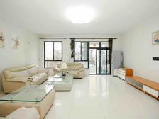 下叠别墅,地上二层。4居室价格美丽