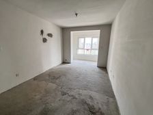 凤城凯旋公馆 3室2厅 南北 毛坯 南北通 有赠送面积 诚售