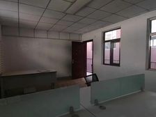 融创亿达30平精装室 可办照 紧邻200米 可看房