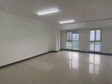 上岸地鉄口105平,111平米室出租邻近有食堂大小会议室