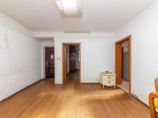 带院子,南北通户型,业主诚意出售,看房随时。