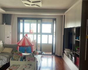 万科江湾府3室2厅2卫南朝向258.0万元/套出售
