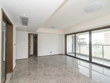 低楼层 6楼 欢迎预约看房 桃花院子 4室2厅 精装修