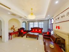 地铁旁.把边独栋别墅.观公园观景房.实用开阔楼距大.诚售可谈