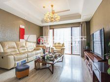 2室2厅荣尊堡国际公寓