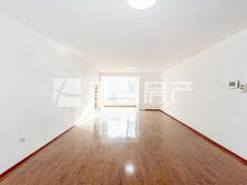 南北通透四合上院4室2厅精装修