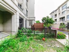 融创石湖桃花源 精装叠加别墅 带前后大院子 自住装修 采光好