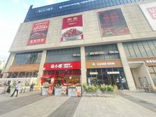 海珠区大型广场临街铺.带外摆区.面向主干道