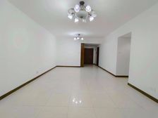 新上房源 雅郡花园 南向大三房 业主急需资金 价格可谈 可看