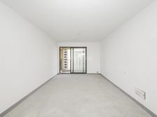 芦荡湖公园旁,江南华府3房2卫,楼层好采光全天,纯毛坯南北通