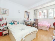 楼层老少皆宜、房龄新、小区环境好、可拎包入住