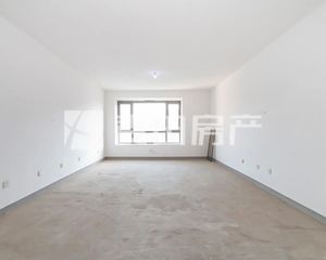 满五唯一商品房,东边户带明卫,南北通透,毛坯新房,随时签约