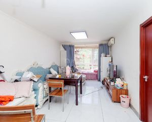 配套完善,交通便捷,一梯两户,居住舒适