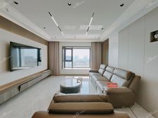 福地家园 五室三厅 使用面积300平 视野开阔 60万装修