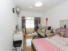 电梯房!采光好精装修全送,满五年,安静位置,视野很好,近轨交