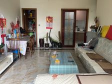 户型方正,视野开阔,采光充足。小区配套设施齐全