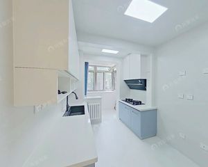 团结湖中路南二条低楼层双南两居室。