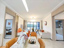 笋 轻轨站旁精装四房 业主诚心出售 带红本车位少10万