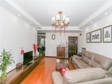 小区中间位置,中间楼层,视野无遮挡,精装修,可拎包入住