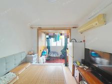 中间楼层,一梯两户,双南两房,南北通风,看房随时方便