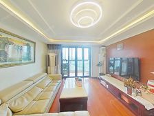 电梯大平层四房,户型方正,南北通,一梯一户,带产权车位诚售