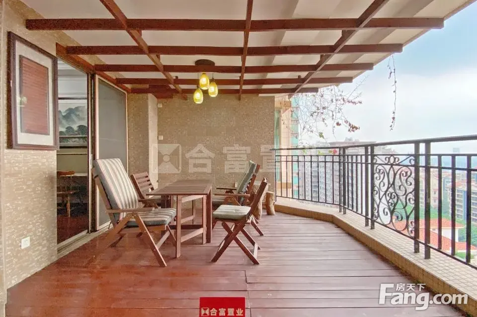 汇景新城上城峰境B1座 4房装修保养好 环境优美
