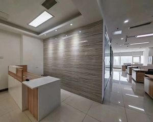 真实价格7500 户型方正 产权清晰 高区精装现房 可贷款