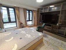 【万科二期合院】213平米地上三层地下两层 有电梯420万