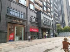 珠江新城.临街地铺.租一层用两层.总140平方