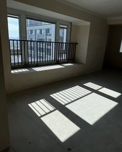 春江郦城3室2厅2卫南朝向128.0万元/套出售