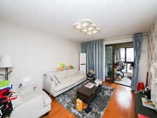 (万科小高层四房)自住装修,保养如新,满五年免个税。价可谈