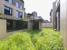 新出太湖院子联排别墅 纯毛坯 边户 大院子 随时看房