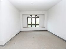 边套排屋纯毛坯诚心可谈