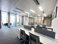 宁波三江口,宁波塔 电梯口位置 330平,价格全包