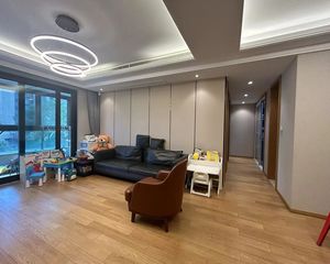 雅戈尔明洲4室2厅2卫南朝向680.0万元/套出售